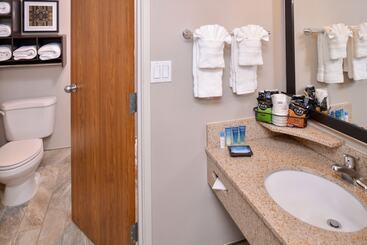 هتل Best Western Plus Midwest Inn