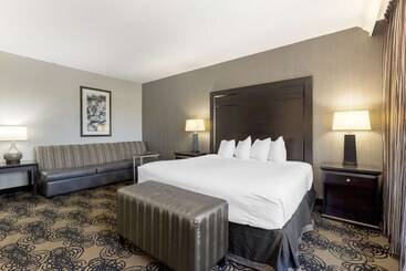 هتل Best Western Plus Midwest Inn