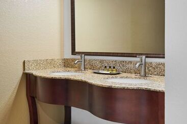 Best Western Plus Milwaukee Airport Hotel & Conference Center