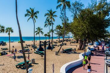 هتل Best Western Plus Oceanside Inn