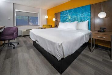 هتل Best Western Plus Raleigh Crabtree Valley