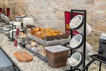 هتل Best Western Plus Raleigh Crabtree Valley