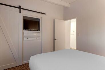 هتل Best Western Plus Santa Barbara