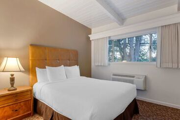 هتل Best Western Plus Santa Barbara