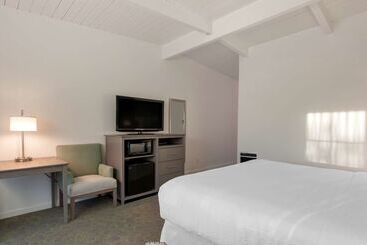 هتل Best Western Plus Santa Barbara