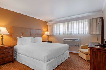 هتل Best Western Plus Santa Barbara