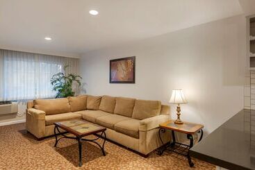 هتل Best Western Plus Santa Barbara