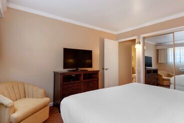 هتل Best Western Plus Santa Barbara
