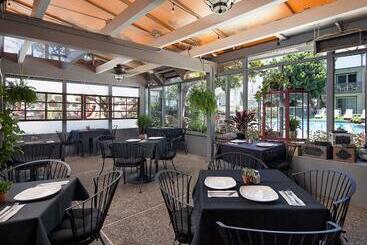 هتل Best Western Plus Santa Barbara