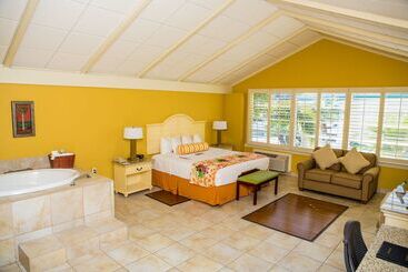 Отель Best Western Plus Yacht Harbor Inn