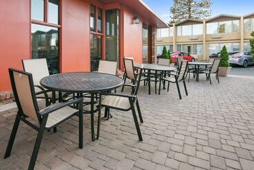 هتل Best Western Pony Soldier Inn & Suites