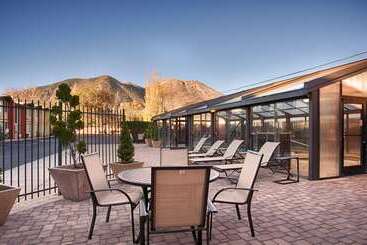 هتل Best Western Pony Soldier Inn & Suites