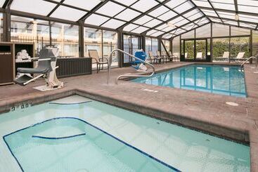 هتل Best Western Pony Soldier Inn & Suites