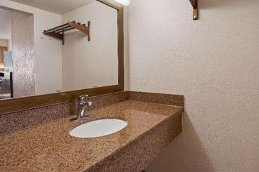 هتل Best Western Pony Soldier Inn & Suites
