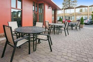 هتل Best Western Pony Soldier Inn & Suites
