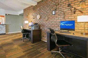 هتل Best Western Pony Soldier Inn & Suites