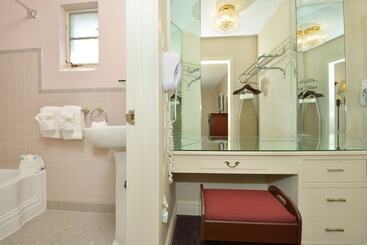 هتل Best Western Route 66 Rail Haven