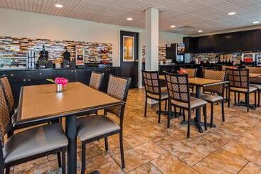 هتل Best Western Sault Ste. Marie