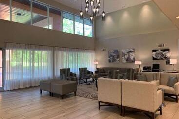 هتل Best Western Tallahasseedowntown Inn And Suites