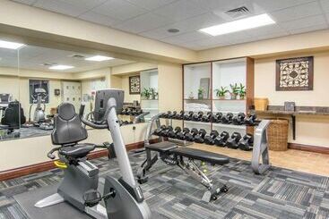 هتل Bluegreen Vacations Patrick Henry Sqr, Ascend Resort Collection