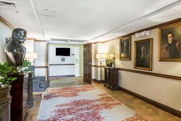 هتل Bluegreen Vacations Patrick Henry Sqr, Ascend Resort Collection
