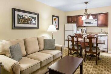 هتل Bluegreen Vacations Patrick Henry Sqr, Ascend Resort Collection