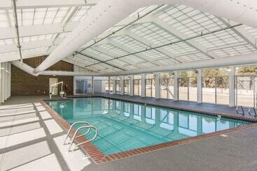 هتل Bluegreen Vacations Patrick Henry Sqr, Ascend Resort Collection
