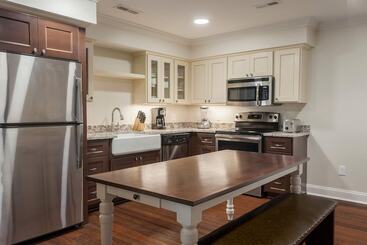 هتل Bluegreen Vacations Patrick Henry Sqr, Ascend Resort Collection