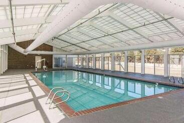 هتل Bluegreen Vacations Patrick Henry Sqr, Ascend Resort Collection