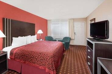 هتل Days Inn By Wyndham College Station University Drive