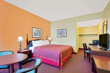 ホテル Days Inn By Wyndham Waynesboro