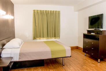 ホテル Deluxe Inn San Antonio