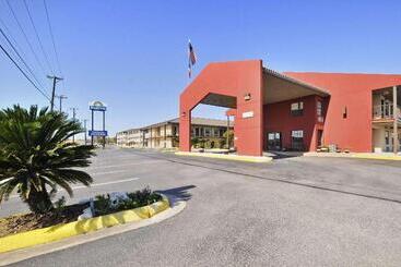 ホテル Deluxe Inn San Antonio