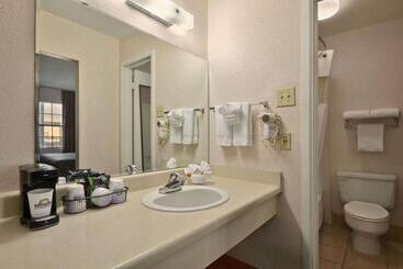 ホテル Deluxe Inn San Antonio