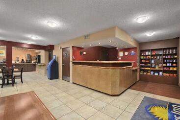 ホテル Deluxe Inn San Antonio