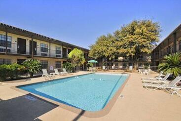 ホテル Deluxe Inn San Antonio