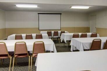 هتل Rodeway Inn Conference Center El Dorado