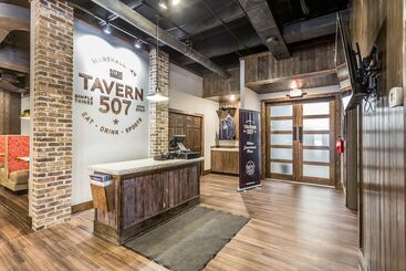 هتل Everspring Inn And Suites