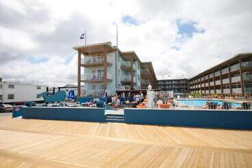 هتل Flagship Oceanfront