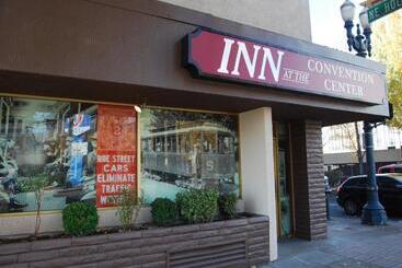 هتل Inn At The Convention Center