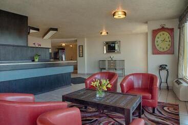 هتل Inn At The Convention Center