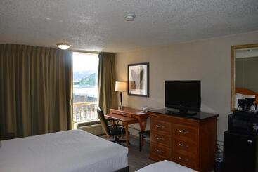 هتل Inn At The Convention Center