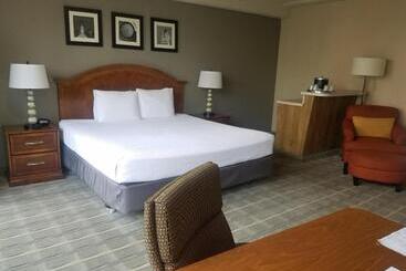 هتل Inn At The Convention Center