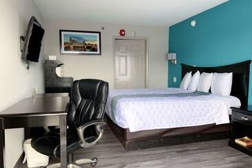 هتل Knights Inn Nashville