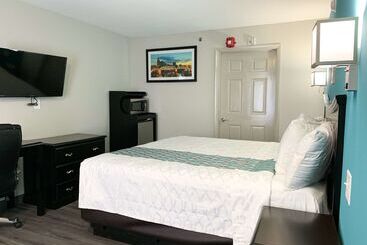 هتل Knights Inn Nashville