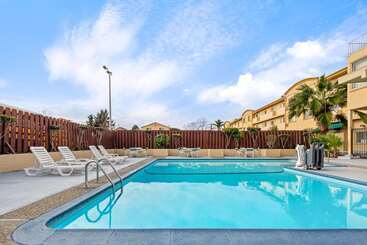 هتل La Quinta Inn By Wyndham Berkeley