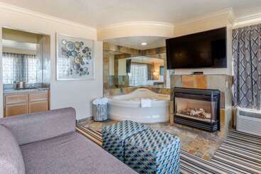 Lincoln Sands Oceanfront Resort, Ascend Hotel Collection
