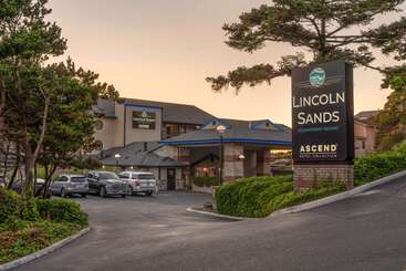 Lincoln Sands Oceanfront Resort, Ascend Hotel Collection