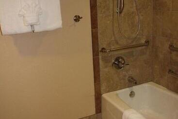هتل Osage Creek Lodge