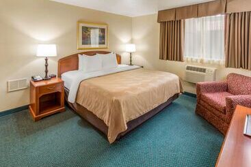هتل Quality Inn & Suites Downtown
